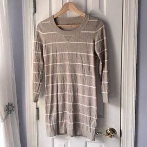 Banana Republic Beige and Cream Sweater